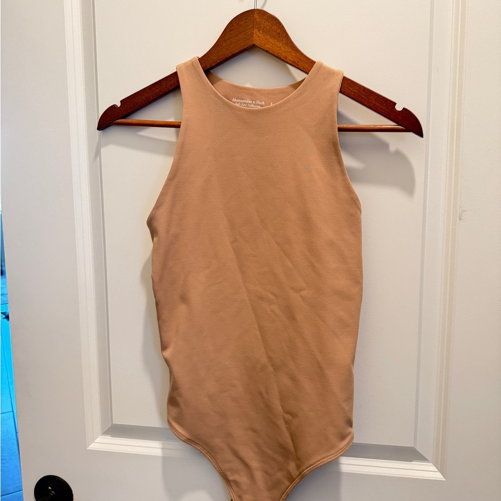 Abercrombie Sleeveless Scoop Neck Cutout Bodysuit - Nude Tan